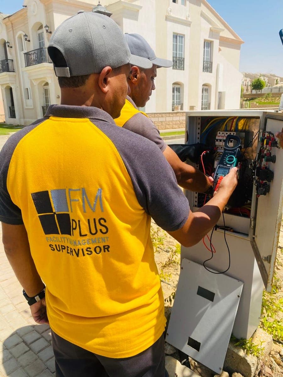 FM+ maintenance supervisor testing an electrical panel